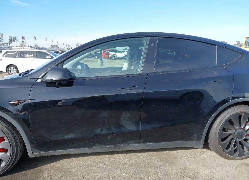 Photo 13 of 2022 Tesla Model Y PERFORMANCE DUAL MOTOR ALL-WHEEL DRIVE (VIN 7SAYGDEF6NF404578)