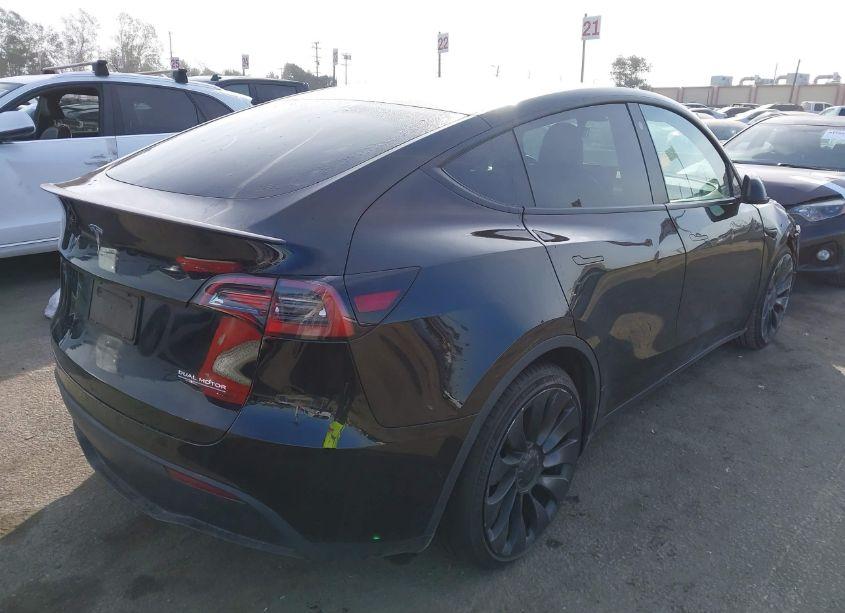 Photo 4 of 2022 Tesla Model Y PERFORMANCE DUAL MOTOR ALL-WHEEL DRIVE (VIN 7SAYGDEF6NF404578)