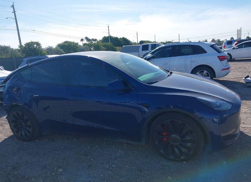 Photo 14 of 2022 Tesla Model Y PERFORMANCE DUAL MOTOR ALL-WHEEL DRIVE (VIN 7SAYGDEF6NF438259)