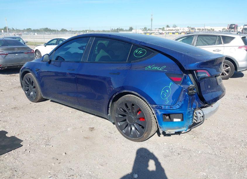 Photo 3 of 2022 Tesla Model Y PERFORMANCE DUAL MOTOR ALL-WHEEL DRIVE (VIN 7SAYGDEF6NF438259)