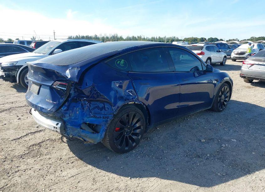 Photo 4 of 2022 Tesla Model Y PERFORMANCE DUAL MOTOR ALL-WHEEL DRIVE (VIN 7SAYGDEF6NF438259)