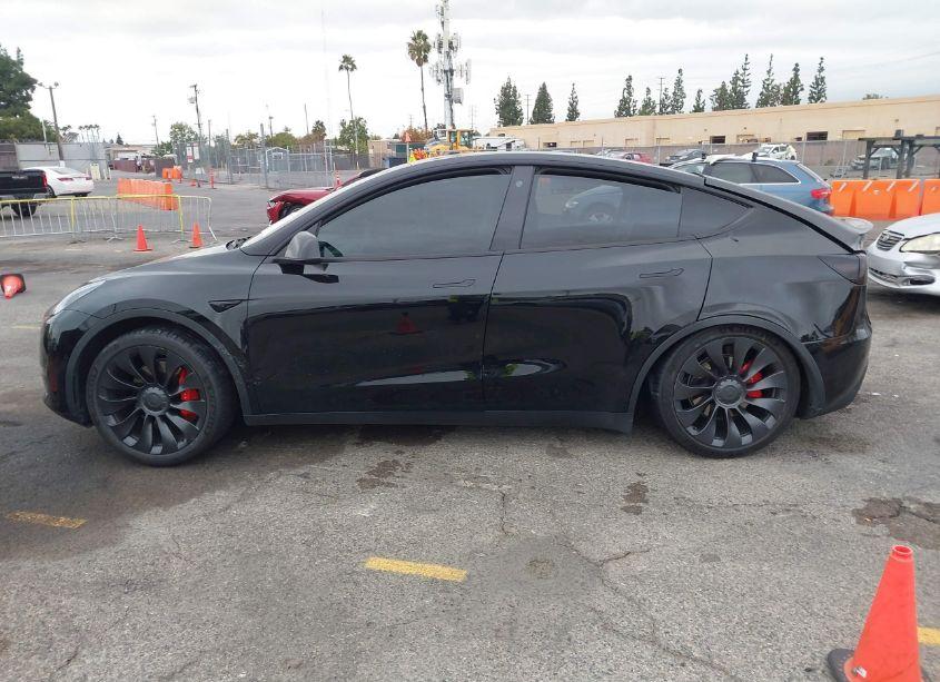 Photo 13 of 2022 Tesla Model Y PERFORMANCE DUAL MOTOR ALL-WHEEL DRIVE (VIN 7SAYGDEF6NF453649)