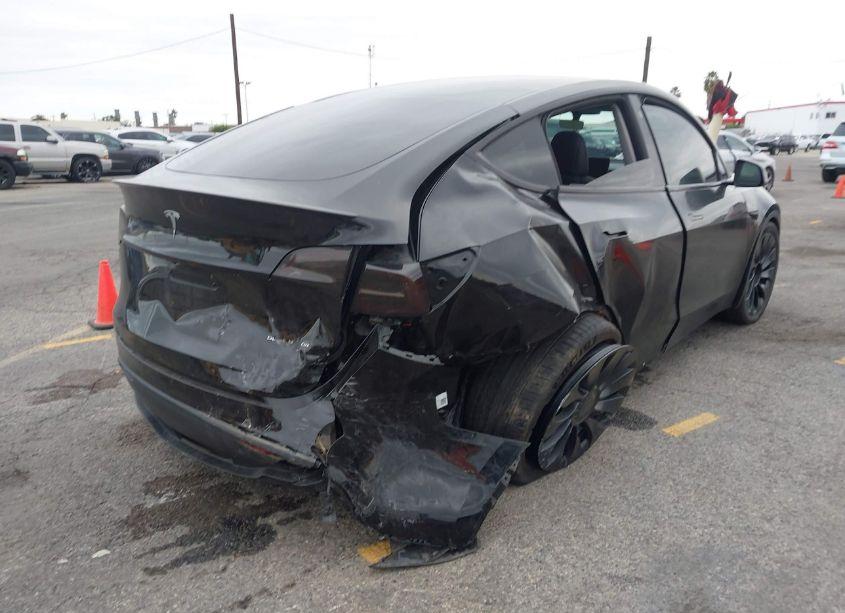 Photo 4 of 2022 Tesla Model Y PERFORMANCE DUAL MOTOR ALL-WHEEL DRIVE (VIN 7SAYGDEF6NF453649)