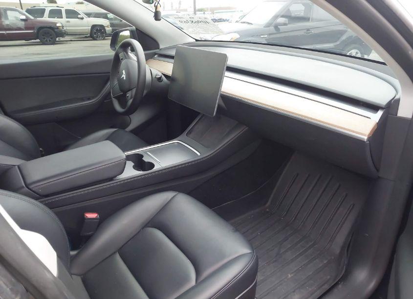 Photo 5 of 2022 Tesla Model Y PERFORMANCE DUAL MOTOR ALL-WHEEL DRIVE (VIN 7SAYGDEF6NF453649)