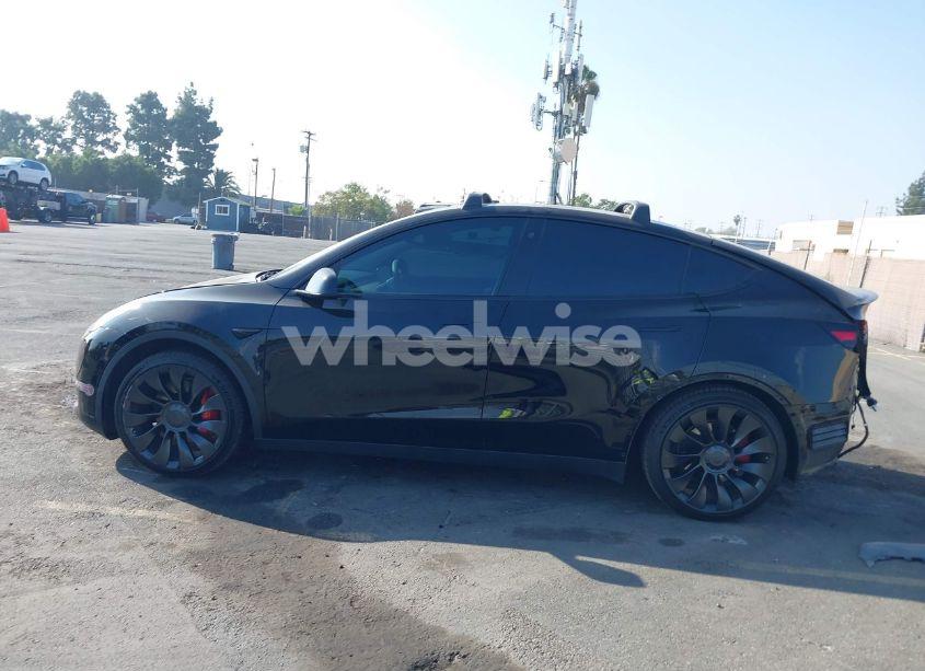 Photo 14 of 2022 Tesla Model Y PERFORMANCE DUAL MOTOR ALL-WHEEL DRIVE (VIN 7SAYGDEF6NF492659)