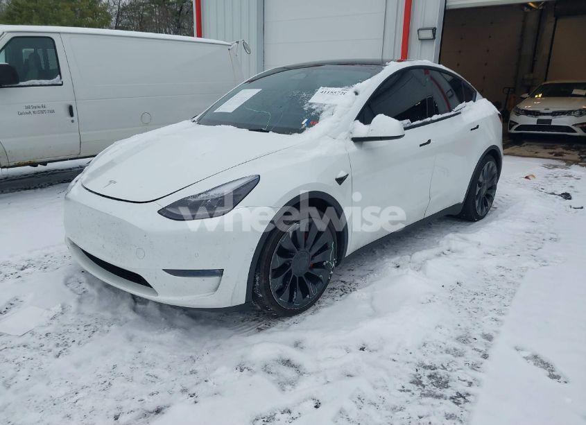 Photo 2 of 2022 Tesla Model Y PERFORMANCE DUAL MOTOR ALL-WHEEL DRIVE (VIN 7SAYGDEF6NF510920)