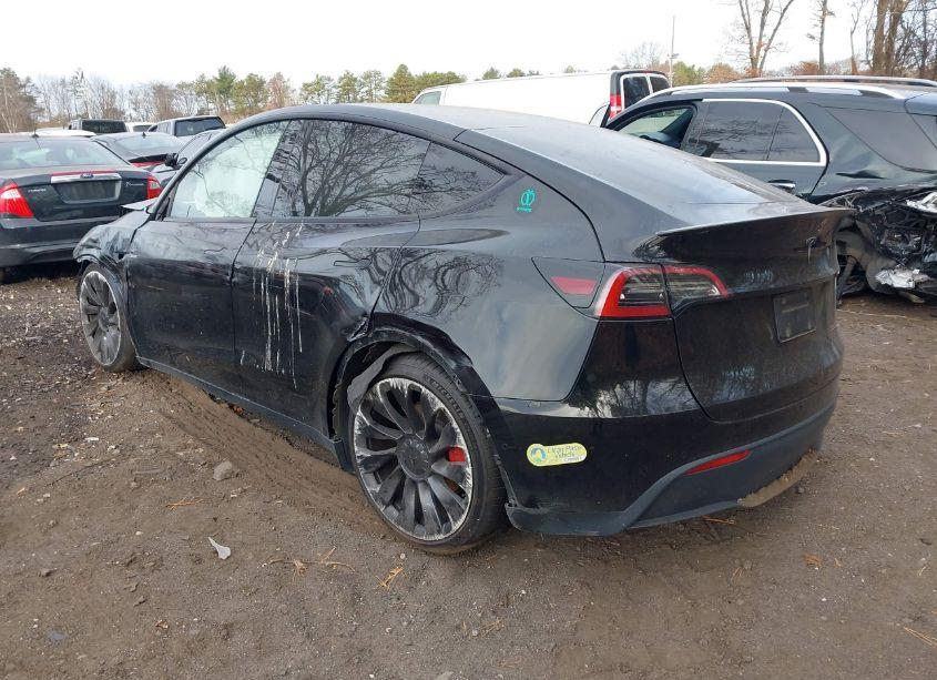 Photo 3 of 2022 Tesla Model Y PERFORMANCE DUAL MOTOR ALL-WHEEL DRIVE (VIN 7SAYGDEF6NF531105)