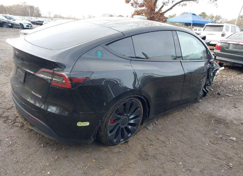 Photo 4 of 2022 Tesla Model Y PERFORMANCE DUAL MOTOR ALL-WHEEL DRIVE (VIN 7SAYGDEF6NF531105)