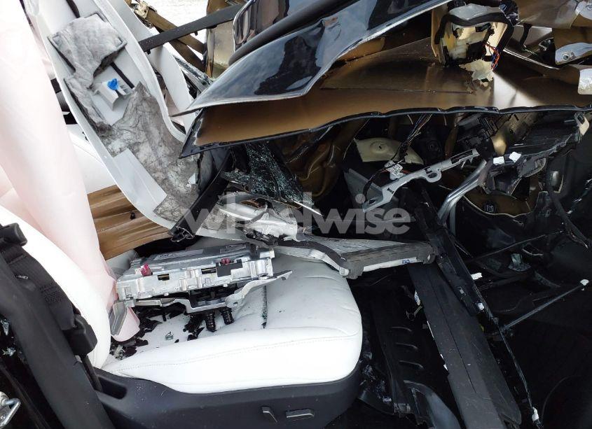 Photo 5 of 2024 Tesla Model Y PERFORMANCE DUAL MOTOR ALL-WHEEL DRIVE (VIN 7SAYGDEF6RF157939)