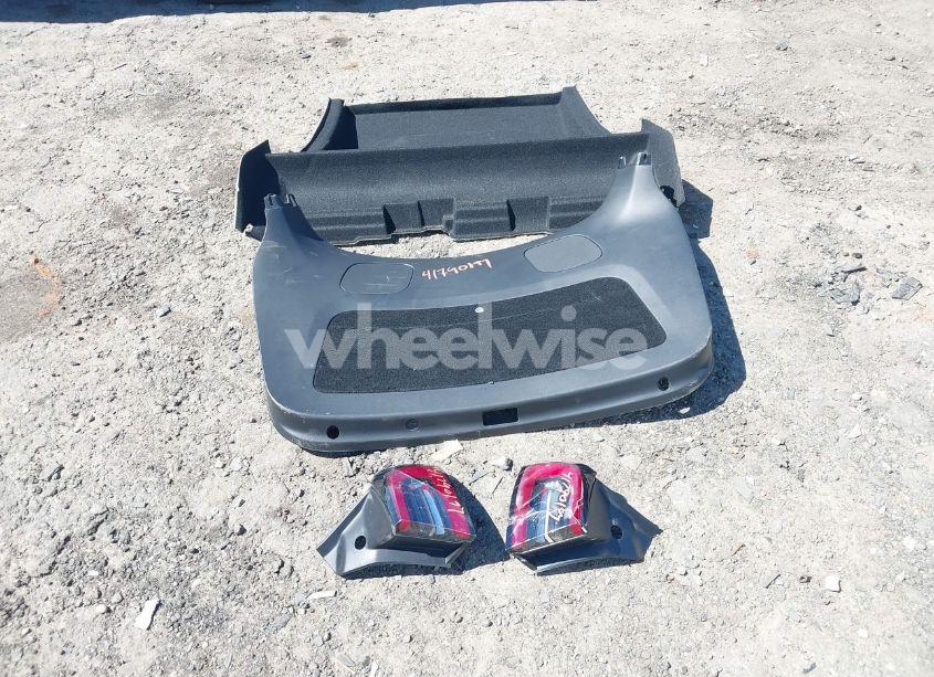 Photo 12 of 2022 Tesla Model Y PERFORMANCE DUAL MOTOR ALL-WHEEL DRIVE (VIN 7SAYGDEF7NF327400)