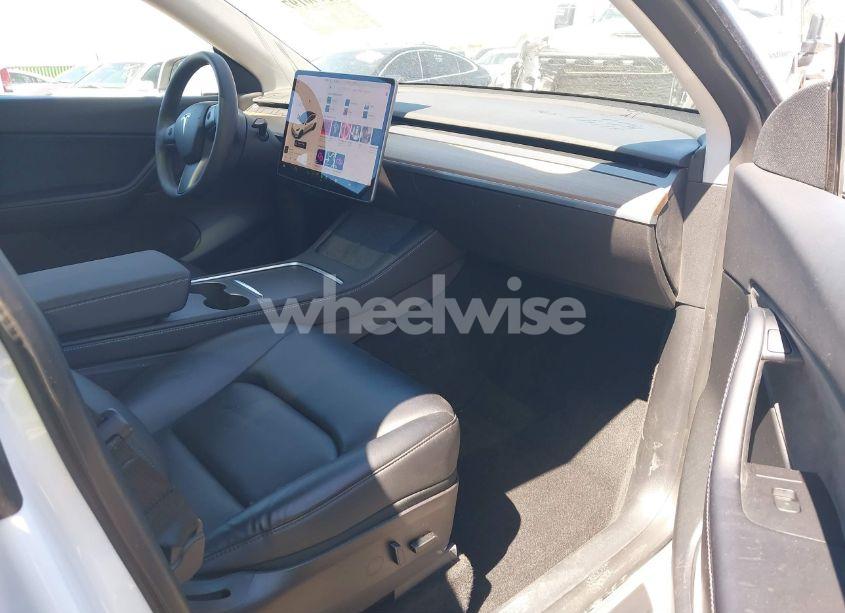 Photo 5 of 2022 Tesla Model Y PERFORMANCE DUAL MOTOR ALL-WHEEL DRIVE (VIN 7SAYGDEF7NF327400)