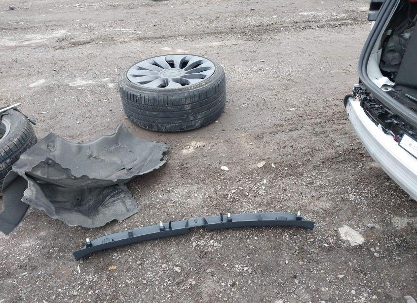 Photo 11 of 2022 Tesla Model Y PERFORMANCE DUAL MOTOR ALL-WHEEL DRIVE (VIN 7SAYGDEF7NF367203)