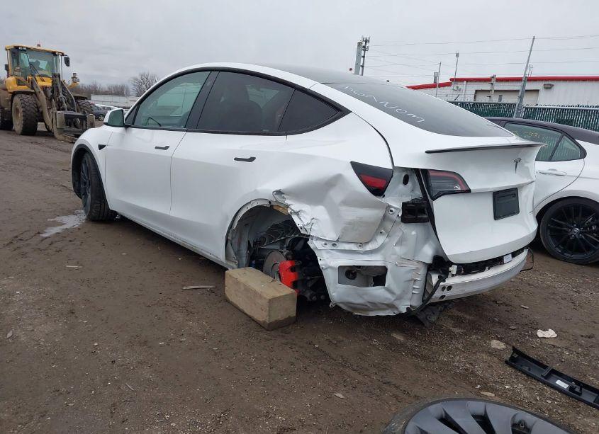 Photo 3 of 2022 Tesla Model Y PERFORMANCE DUAL MOTOR ALL-WHEEL DRIVE (VIN 7SAYGDEF7NF367203)