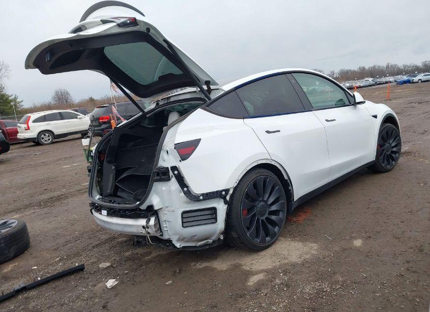 Photo 4 of 2022 Tesla Model Y PERFORMANCE DUAL MOTOR ALL-WHEEL DRIVE (VIN 7SAYGDEF7NF367203)