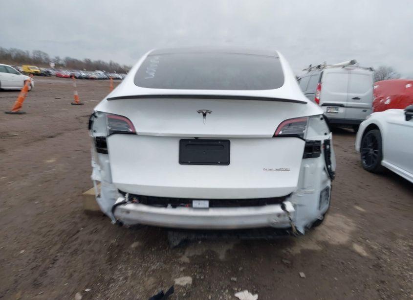 Photo 6 of 2022 Tesla Model Y PERFORMANCE DUAL MOTOR ALL-WHEEL DRIVE (VIN 7SAYGDEF7NF367203)