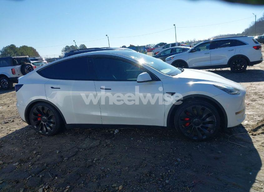 Photo 13 of 2022 Tesla Model Y PERFORMANCE DUAL MOTOR ALL-WHEEL DRIVE (VIN 7SAYGDEF7NF537401)