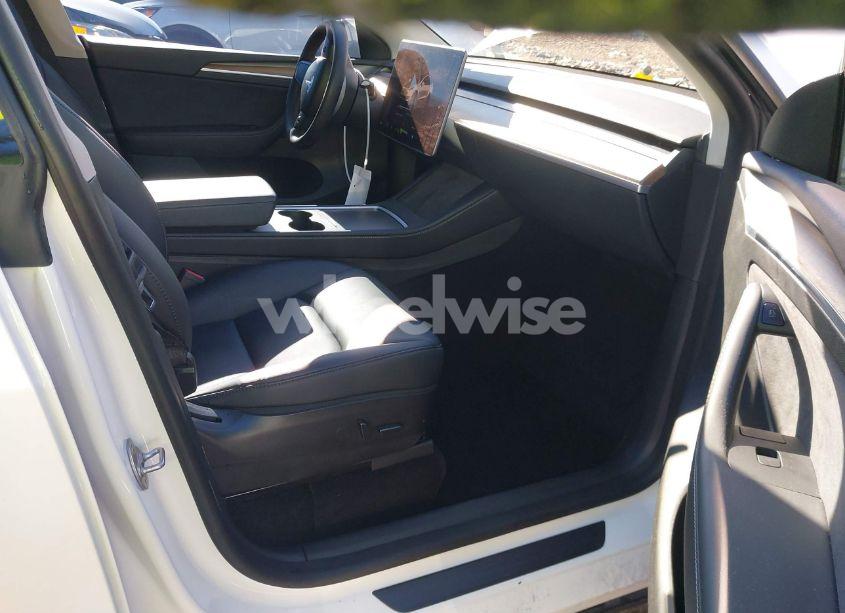 Photo 5 of 2022 Tesla Model Y PERFORMANCE DUAL MOTOR ALL-WHEEL DRIVE (VIN 7SAYGDEF7NF537401)