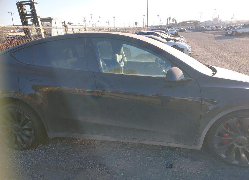 Photo 14 of 2022 Tesla Model Y PERFORMANCE DUAL MOTOR ALL-WHEEL DRIVE (VIN 7SAYGDEF7NF552240)