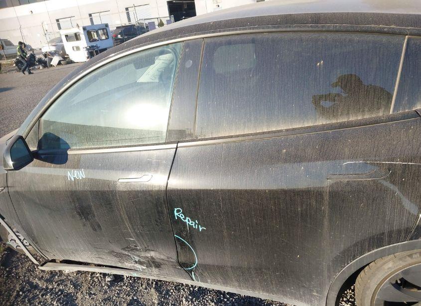 Photo 15 of 2022 Tesla Model Y PERFORMANCE DUAL MOTOR ALL-WHEEL DRIVE (VIN 7SAYGDEF7NF552240)
