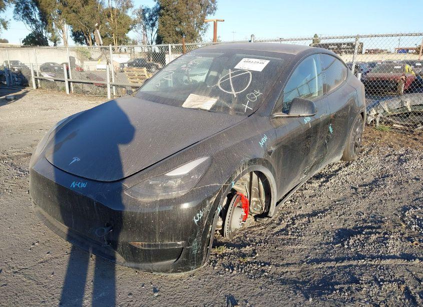 Photo 2 of 2022 Tesla Model Y PERFORMANCE DUAL MOTOR ALL-WHEEL DRIVE (VIN 7SAYGDEF7NF552240)