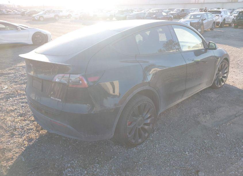 Photo 4 of 2022 Tesla Model Y PERFORMANCE DUAL MOTOR ALL-WHEEL DRIVE (VIN 7SAYGDEF7NF552240)