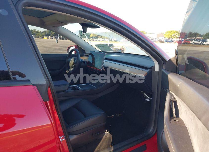 Photo 5 of 2022 Tesla Model Y PERFORMANCE DUAL MOTOR ALL-WHEEL DRIVE (VIN 7SAYGDEF8NF351981)