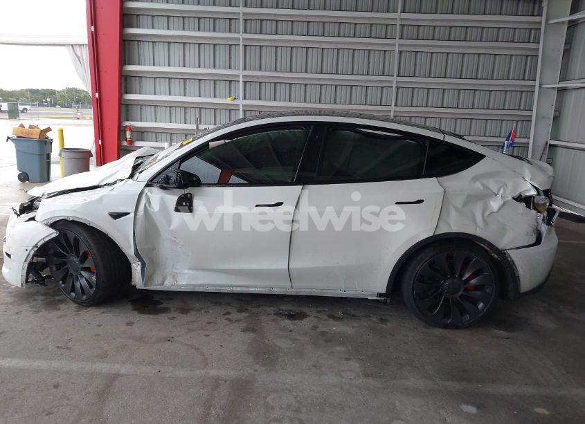 Photo 15 of 2022 Tesla Model Y PERFORMANCE DUAL MOTOR ALL-WHEEL DRIVE (VIN 7SAYGDEF8NF377786)