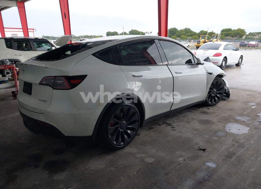 Photo 4 of 2022 Tesla Model Y PERFORMANCE DUAL MOTOR ALL-WHEEL DRIVE (VIN 7SAYGDEF8NF377786)