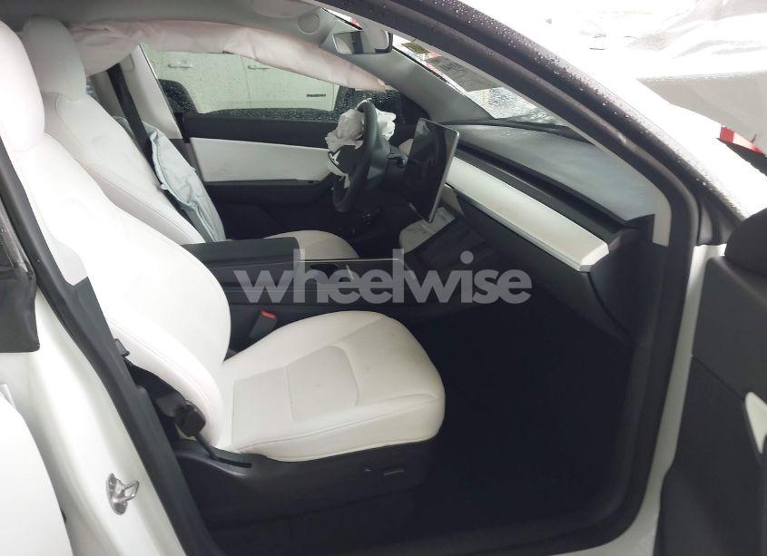 Photo 5 of 2022 Tesla Model Y PERFORMANCE DUAL MOTOR ALL-WHEEL DRIVE (VIN 7SAYGDEF8NF377786)