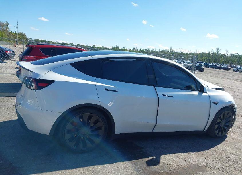 Photo 12 of 2022 Tesla Model Y PERFORMANCE DUAL MOTOR ALL-WHEEL DRIVE (VIN 7SAYGDEF8NF379702)