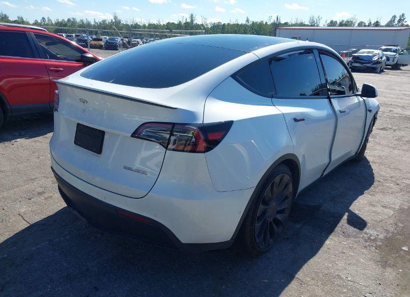 Photo 4 of 2022 Tesla Model Y PERFORMANCE DUAL MOTOR ALL-WHEEL DRIVE (VIN 7SAYGDEF8NF379702)