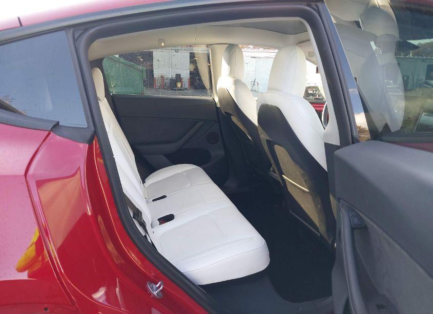 Photo 8 of 2022 Tesla Model Y PERFORMANCE DUAL MOTOR ALL-WHEEL DRIVE (VIN 7SAYGDEF8NF529968)