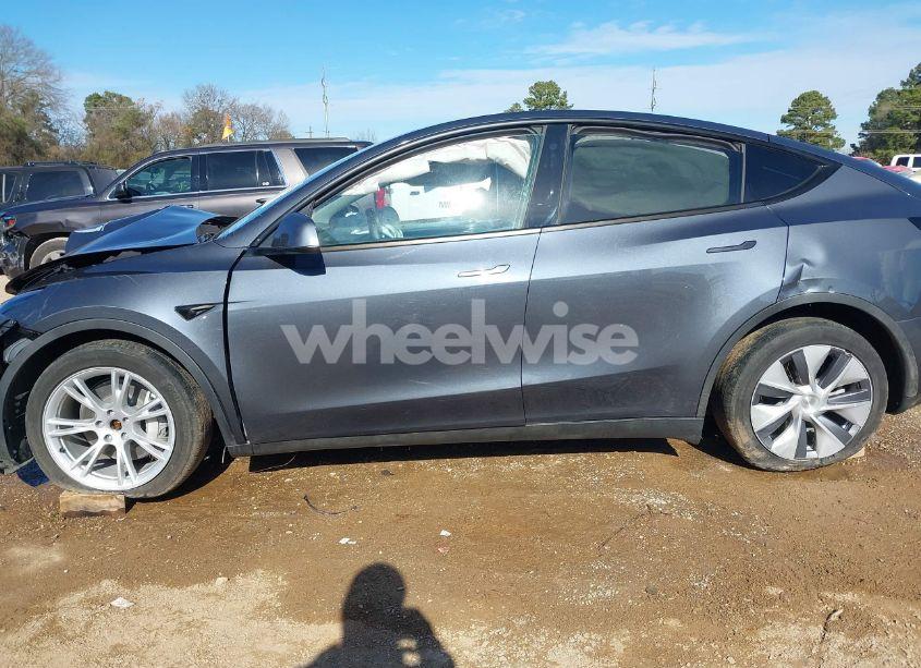 Photo 14 of 2023 Tesla Model Y PERFORMANCE DUAL MOTOR ALL-WHEEL DRIVE (VIN 7SAYGDEF8PA048702)
