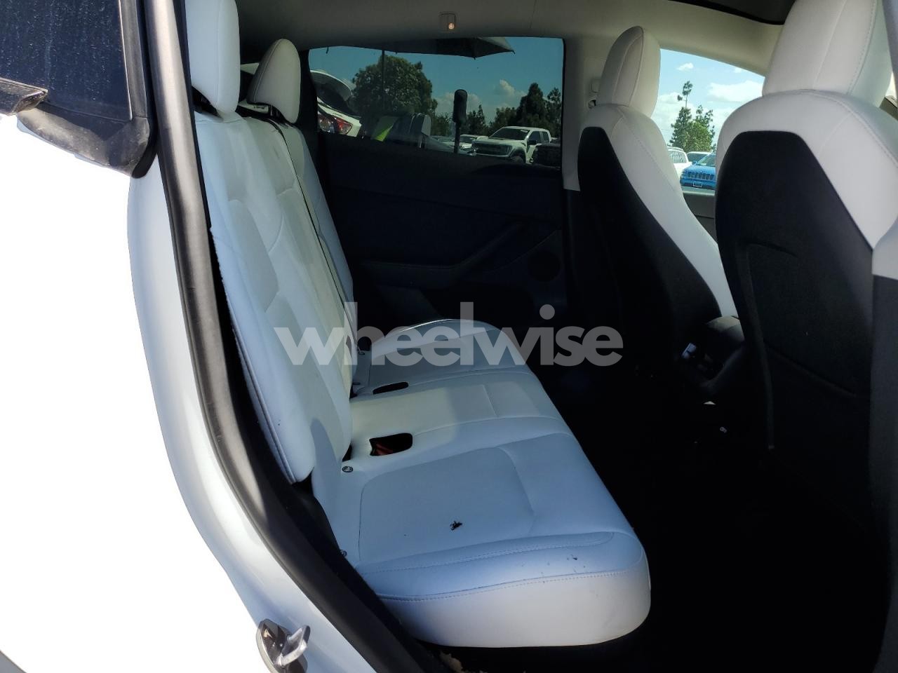 Photo 10 of 2023 TESLA MODEL Y (VIN 7SAYGDEF8PF645738)