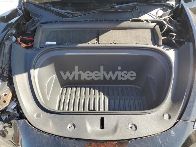 2024 TESLA MODEL Y (VIN 7SAYGDEF8RF077400) main photo