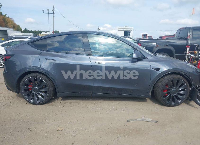 Photo 13 of 2022 Tesla Model Y PERFORMANCE DUAL MOTOR ALL-WHEEL DRIVE (VIN 7SAYGDEF9NF368188)