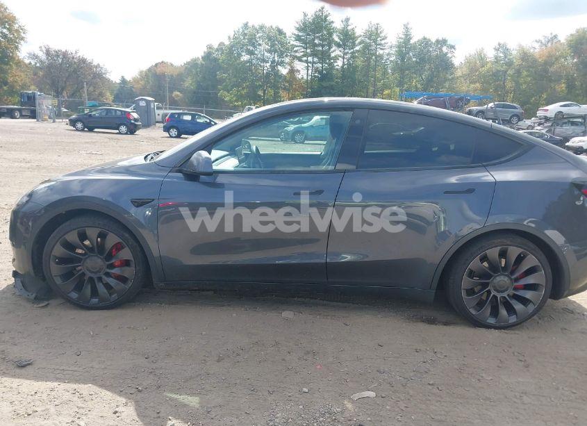 Photo 14 of 2022 Tesla Model Y PERFORMANCE DUAL MOTOR ALL-WHEEL DRIVE (VIN 7SAYGDEF9NF368188)