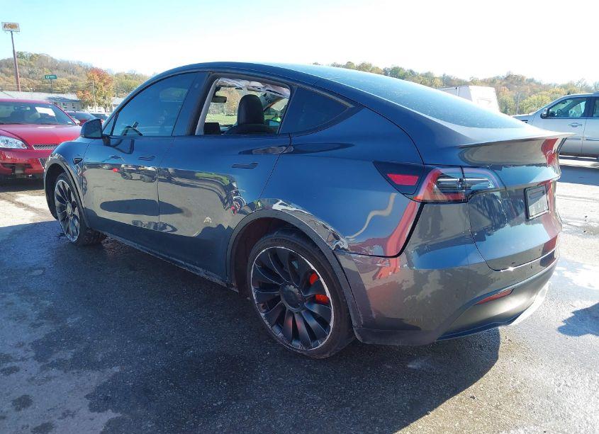Photo 3 of 2022 Tesla Model Y PERFORMANCE DUAL MOTOR ALL-WHEEL DRIVE (VIN 7SAYGDEF9NF551722)