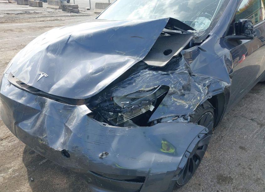 Photo 6 of 2023 Tesla Model Y PERFORMANCE DUAL MOTOR ALL-WHEEL DRIVE (VIN 7SAYGDEF9PF588806)