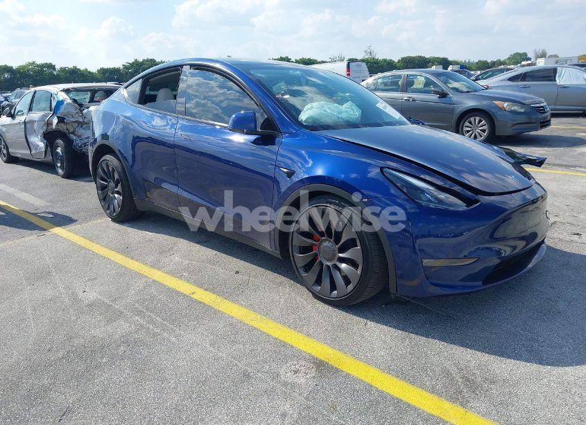 2024 Tesla Model Y PERFORMANCE DUAL MOTOR ALL-WHEEL DRIVE (VIN 7SAYGDEF9RA267204) main photo