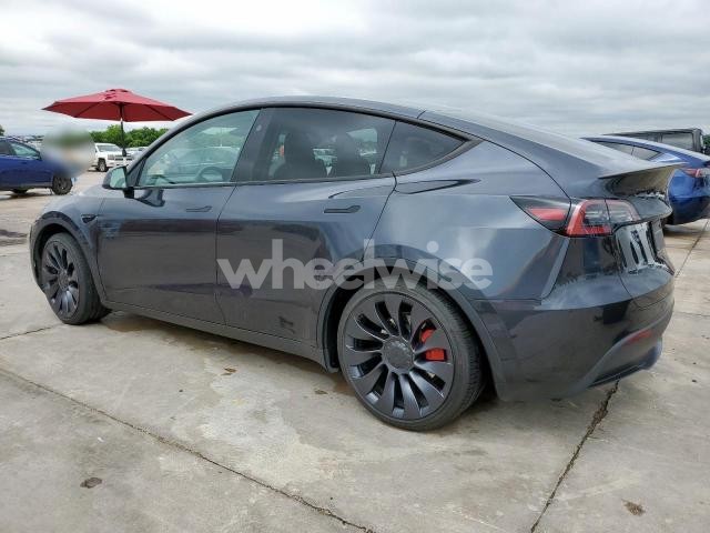 Photo 3 of 2024 TESLA MODEL Y (VIN 7SAYGDEF9RA312951)