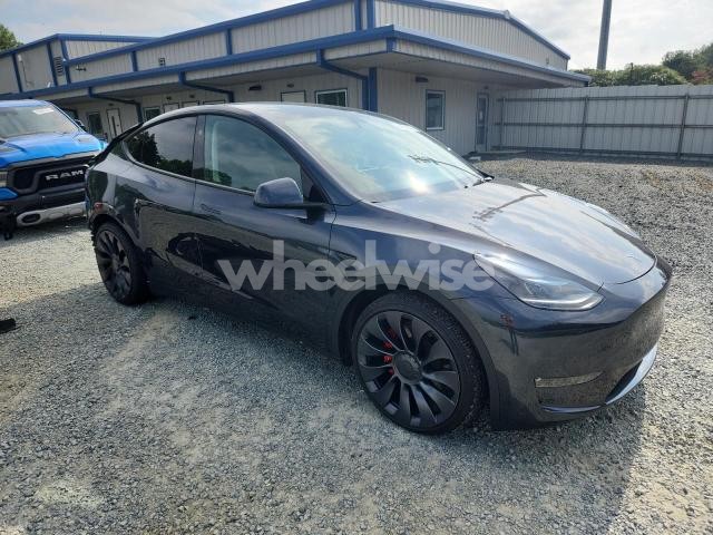 Photo 3 of 2024 TESLA MODEL Y (VIN 7SAYGDEF9RA322556)