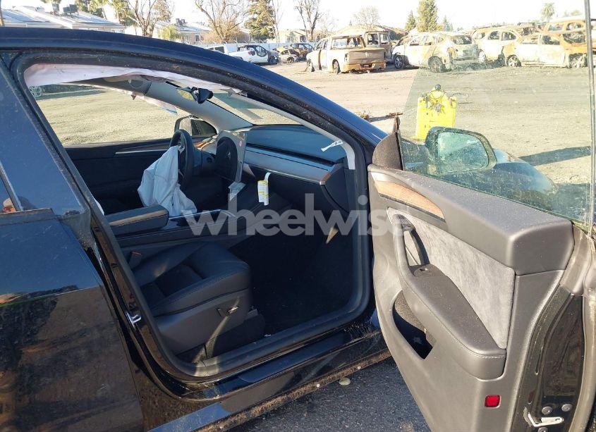 Photo 5 of 2025 Tesla Model Y PERFORMANCE DUAL MOTOR ALL-WHEEL DRIVE (VIN 7SAYGDEF9SF218920)