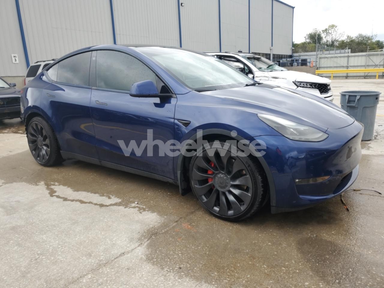Photo 4 of 2022 TESLA MODEL Y (VIN 7SAYGDEFXNF530846)