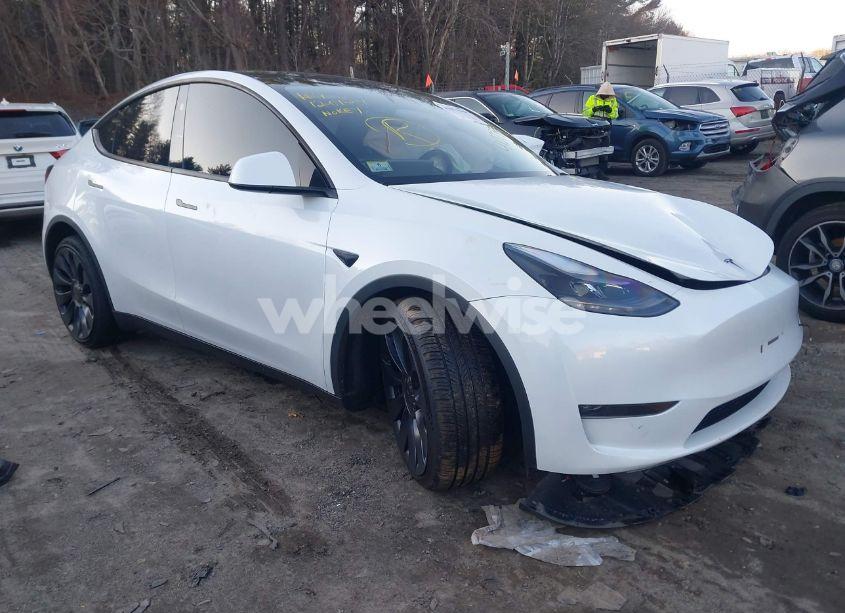 2024 Tesla Model Y PERFORMANCE DUAL MOTOR ALL-WHEEL DRIVE (VIN 7SAYGDEFXRA263808) main photo