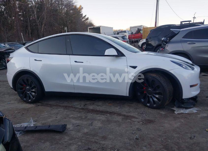 Photo 13 of 2024 Tesla Model Y PERFORMANCE DUAL MOTOR ALL-WHEEL DRIVE (VIN 7SAYGDEFXRA263808)