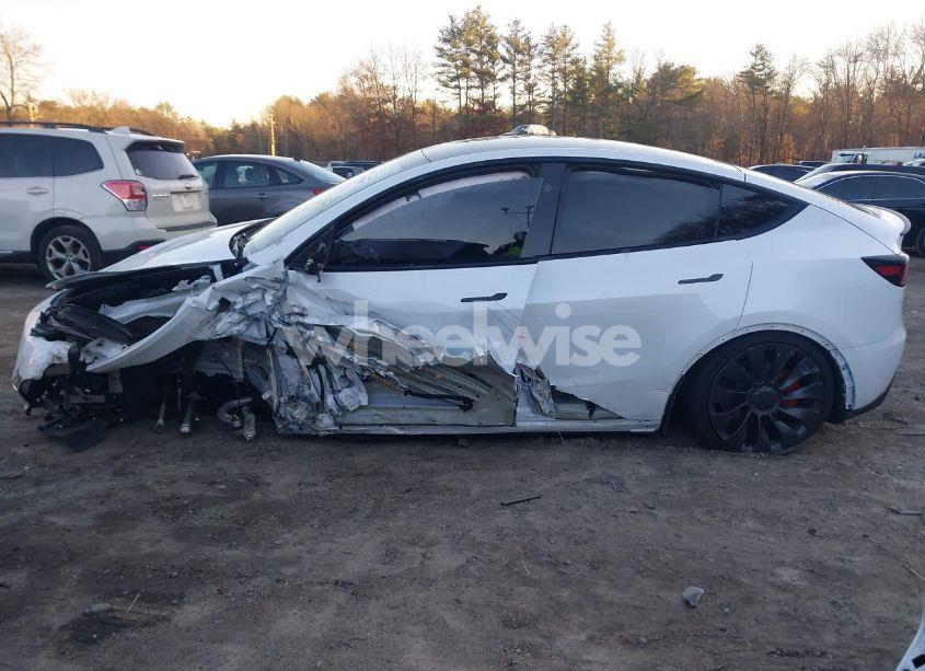 Photo 14 of 2024 Tesla Model Y PERFORMANCE DUAL MOTOR ALL-WHEEL DRIVE (VIN 7SAYGDEFXRA263808)