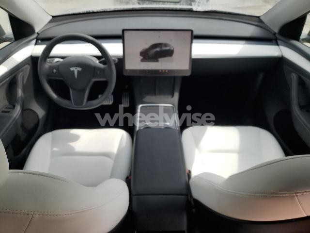 Photo 11 of 2024 TESLA MODEL Y (VIN 7SAYGDEFXRA279555)