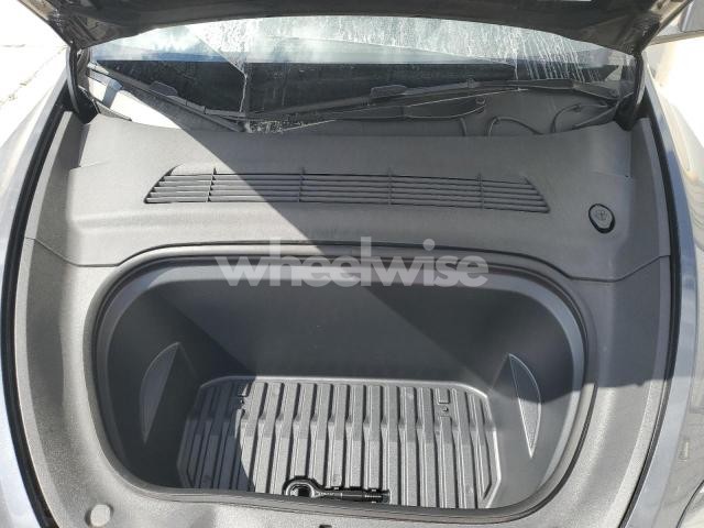 Photo 2 of 2024 TESLA MODEL Y (VIN 7SAYGDEFXRA279555)