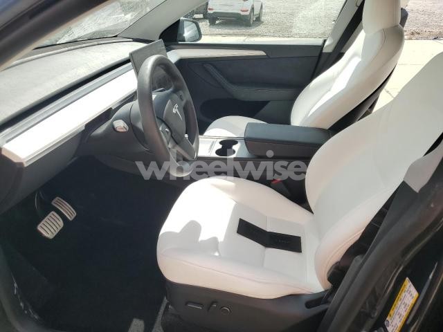 Photo 4 of 2024 TESLA MODEL Y (VIN 7SAYGDEFXRA279555)